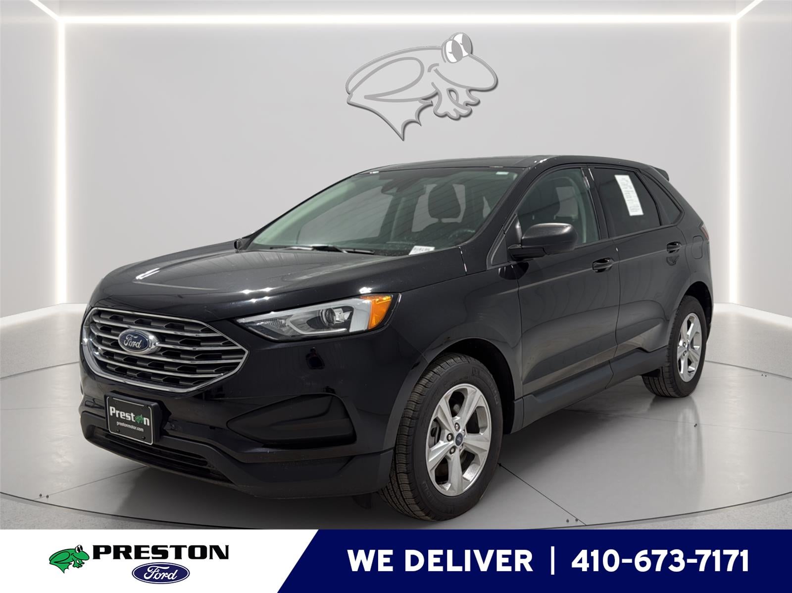 2022 Ford Edge SE in Agate Black — front three-quarter view