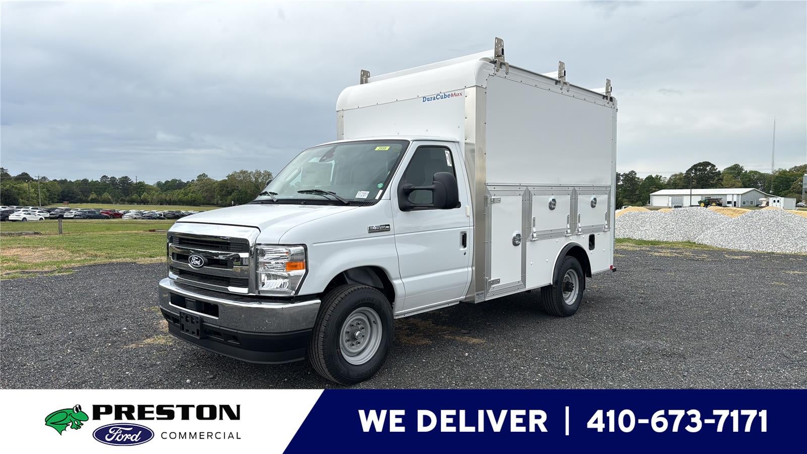 2027 Ford E-Series Cutaway 10' DURA-CUBE MAX FRP ENCLOSED SERVICE BODY, REMOTE LOCKS, 3 BOW LADDER RACKS, BACK UP ALARM in Oxford White...