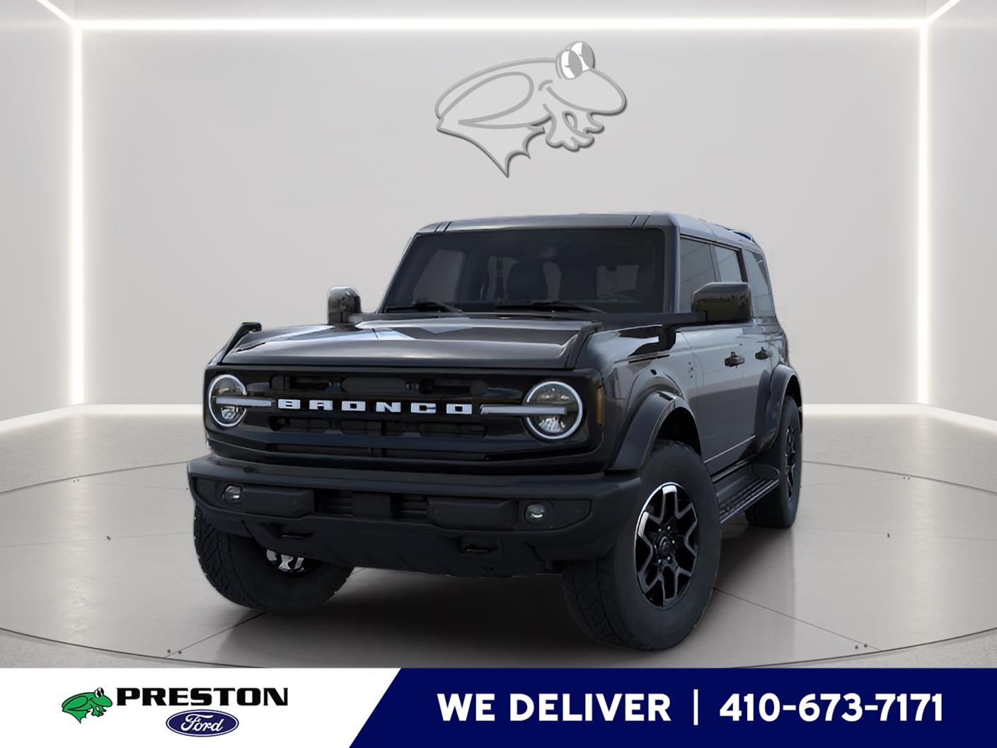 2026 Ford Bronco Outer Banks in G1 Shadow Black — front three-quarter view